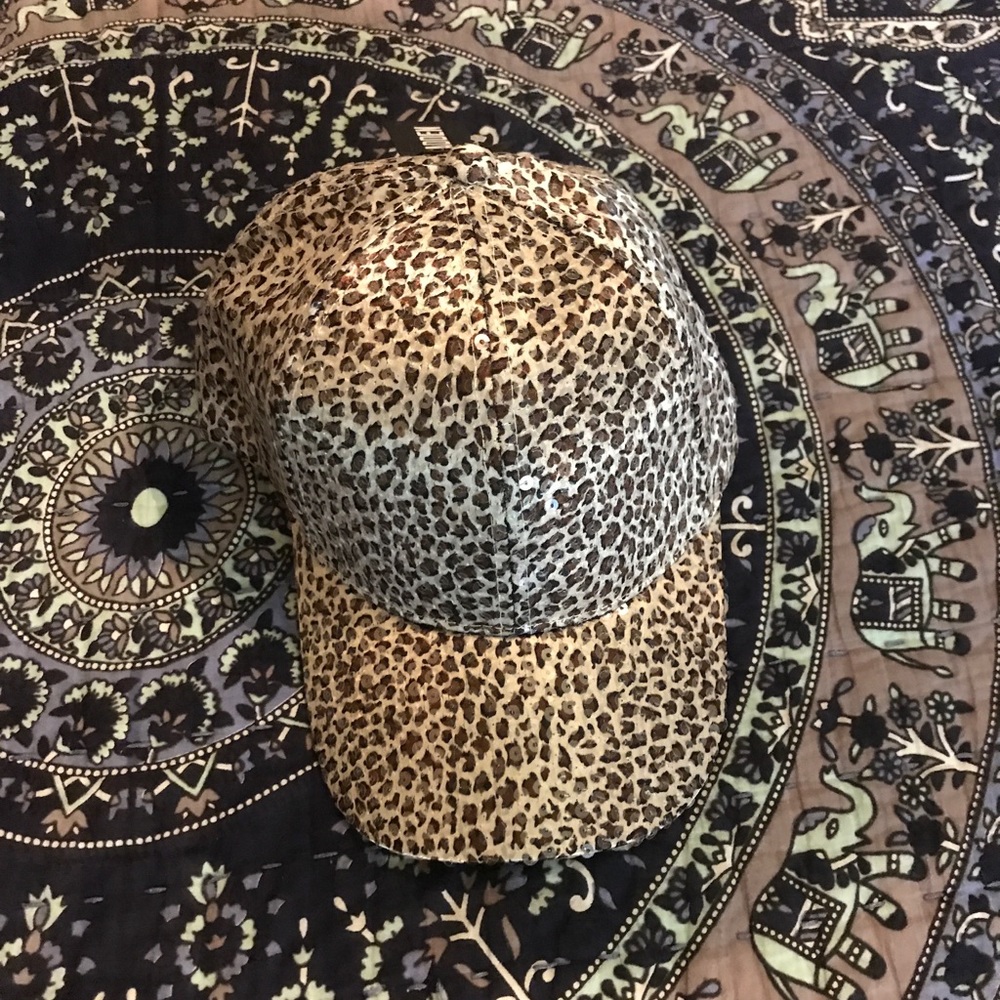 Brand new Steve Madden sequin hat